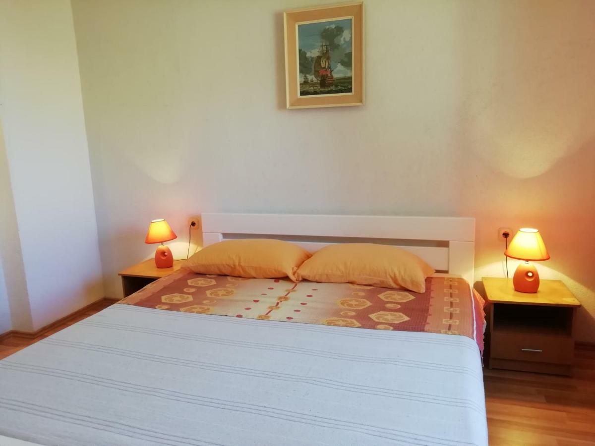 Apartments Jadranka Ivana Пула Екстер'єр фото