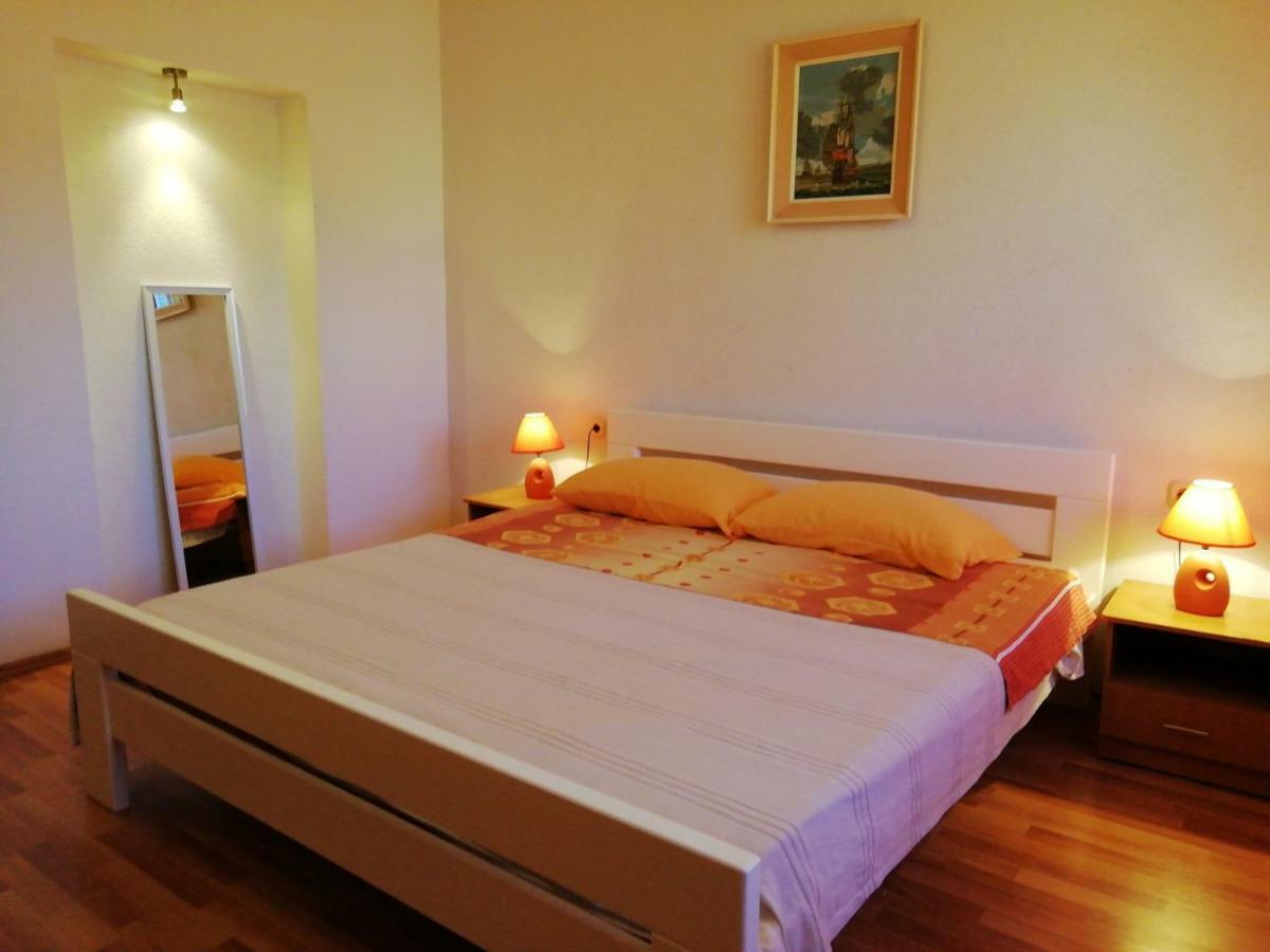 Apartments Jadranka Ivana Пула Екстер'єр фото