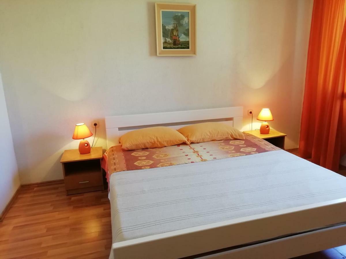 Apartments Jadranka Ivana Пула Екстер'єр фото