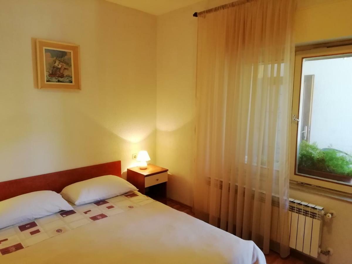 Apartments Jadranka Ivana Пула Екстер'єр фото