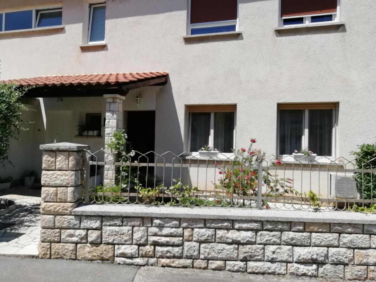 Apartments Jadranka Ivana Пула Екстер'єр фото